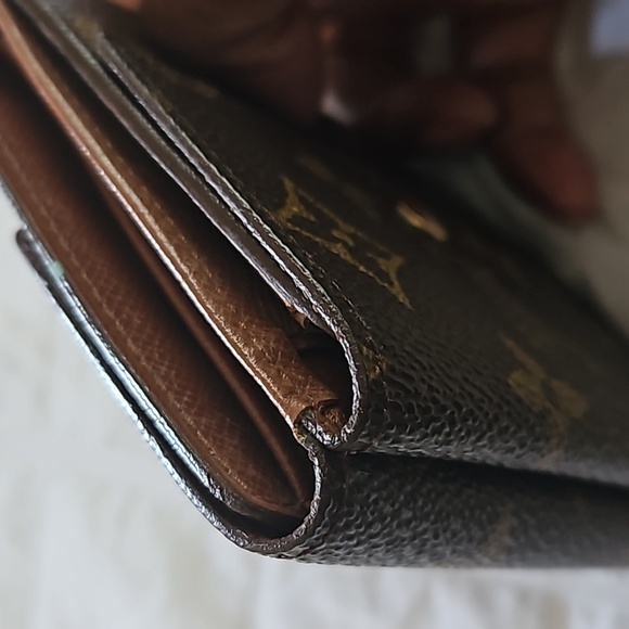 LV Portefeuille Elise Monogram Tri-Fold Wallet - Picture 12 of 13